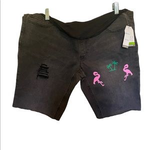 Handcrafted Maternity Gray Skinny Distressed Jean Flamingo Shorts Size Large